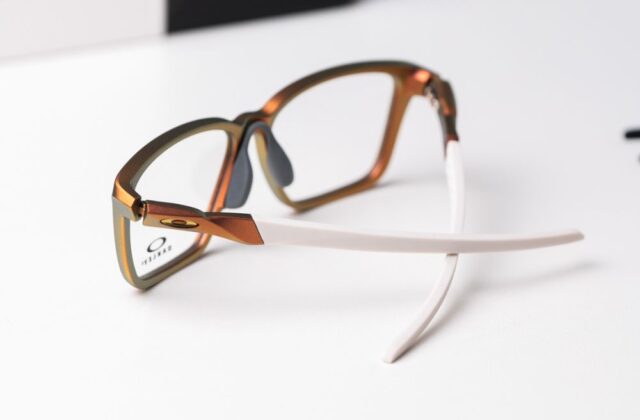 แว่น Oakley Limited Horse OX8188D 818805 ขา
