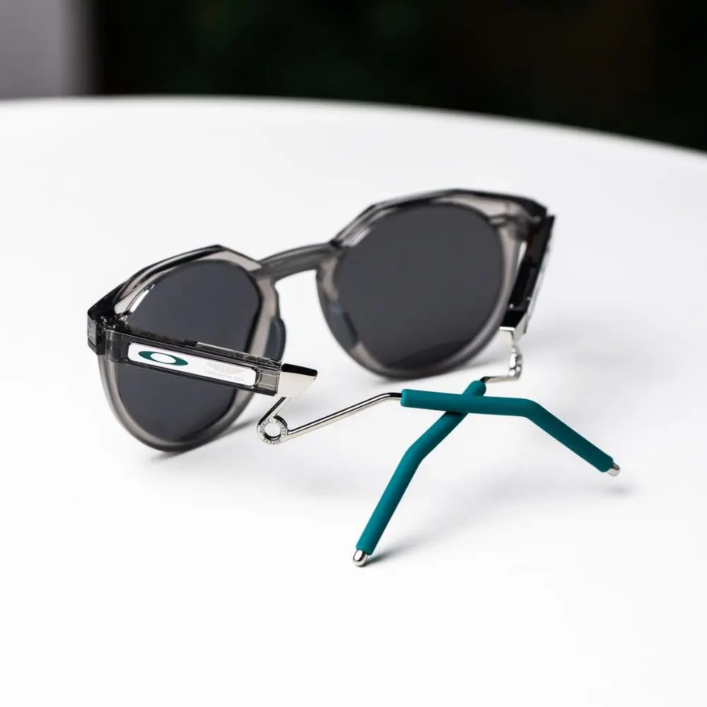 แว่น Oakley Aston Martin OO9279 927907 ขา