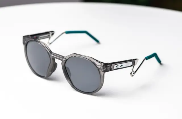 แว่น Oakley Aston Martin OO9279 927907