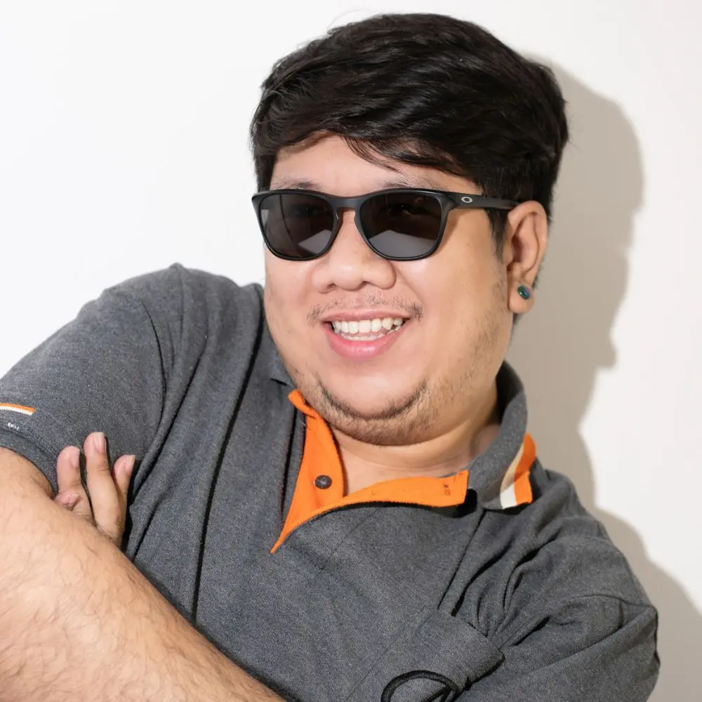 แว่น Oakley OO9479 947901 คนใส่