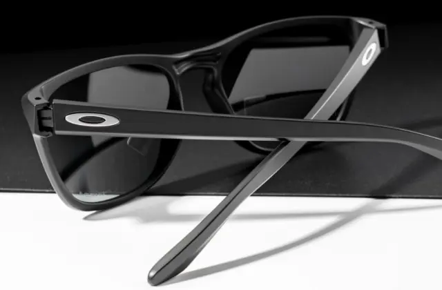 แว่น Oakley OO9479 947901 ขา