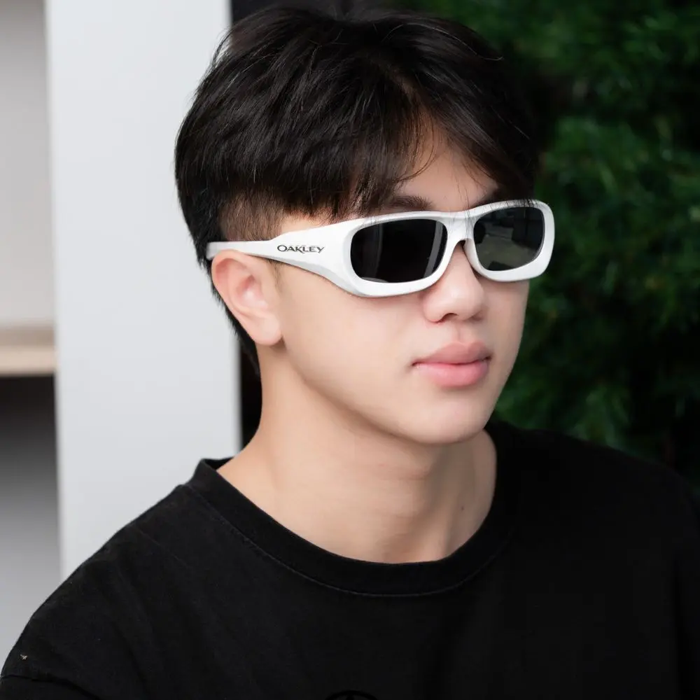 แว่น Oakley OO9494 949402 คนใส่