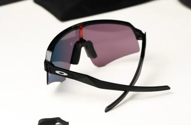 แว่น Oakley OO9465 946501 ขา