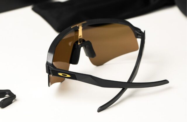 แว่น Oakley OO9465 946517 ขา