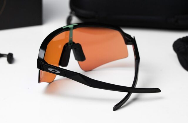 แว่น Oakley OO9465 946523 ขา