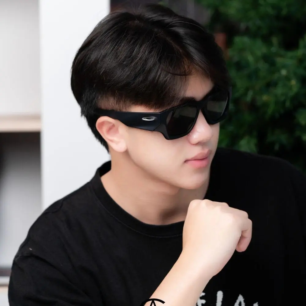แว่น Oakley OO9514 951401 คนใส่