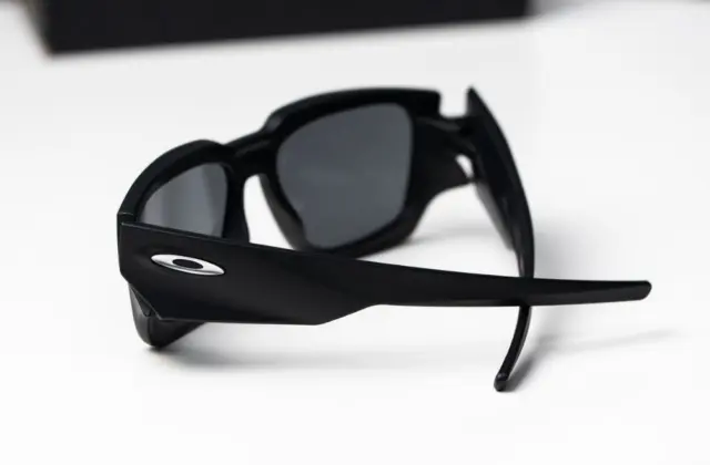แว่น Oakley OO9514 951401 ขา