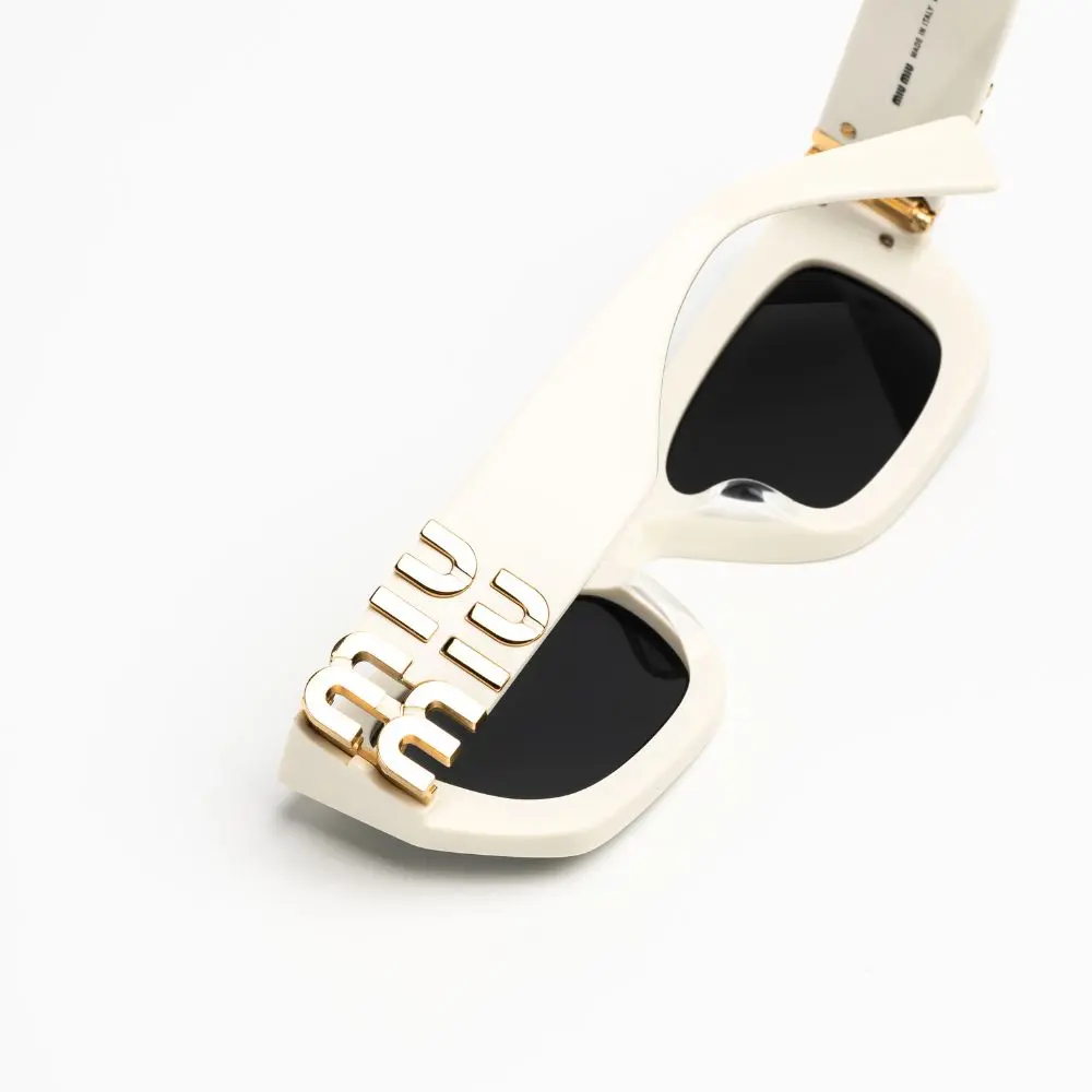 แว่น Miu Miu 09WS 1425S0 โลโก้