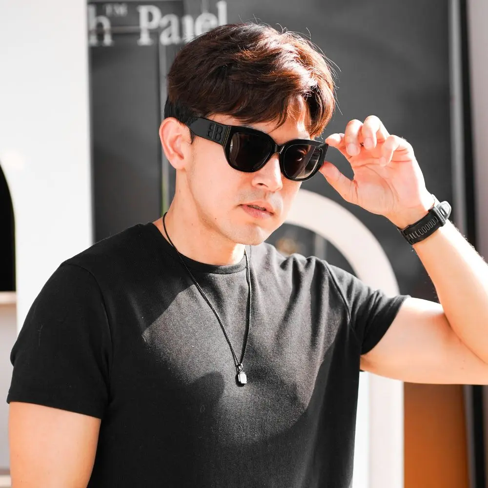 แว่น Balenciaga BB0323SK 001 คนใส่