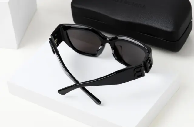 แว่น Balenciaga BB0323SK 001 ขา