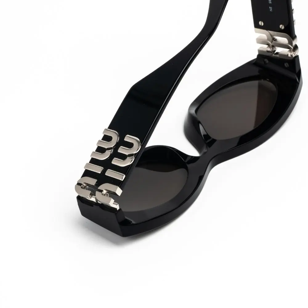 แว่น Miu Miu 11WS 16K80Q โลโก้