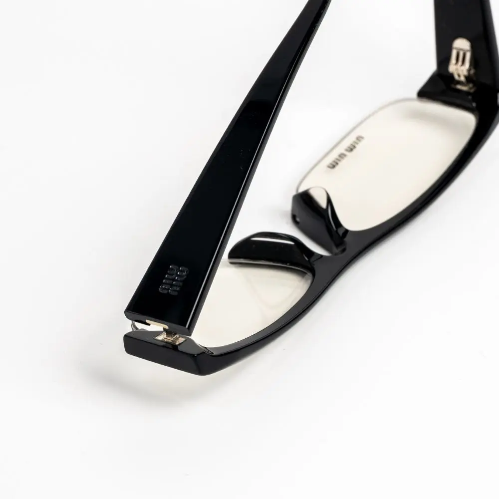 แว่น Miu Miu B07SF 16K08N โลโก้