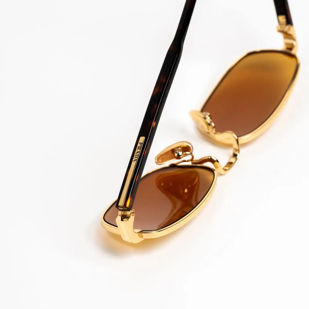 แว่น Prada PR B54S 5AK50P โลโก้