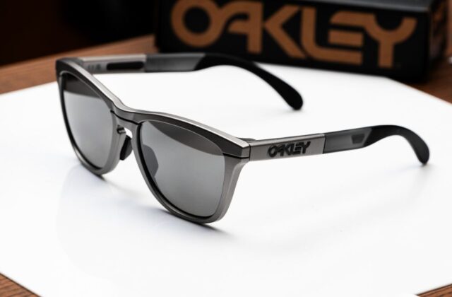 แว่น Oakley OO9284A 928415