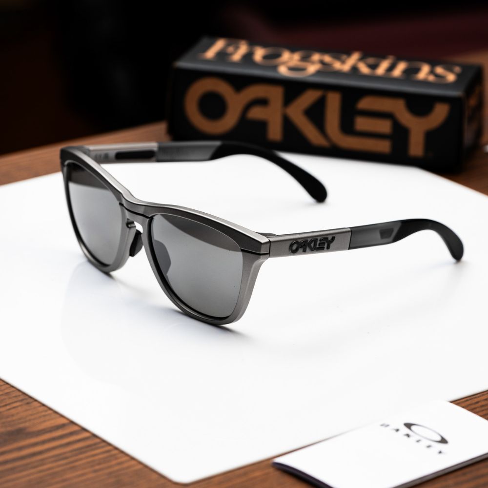 แว่น Oakley OO9284A 928415
