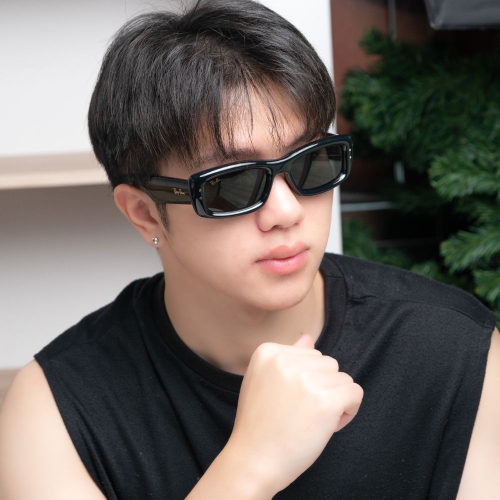 แว่น Ray-Ban RB4944 601/87 คนใส่