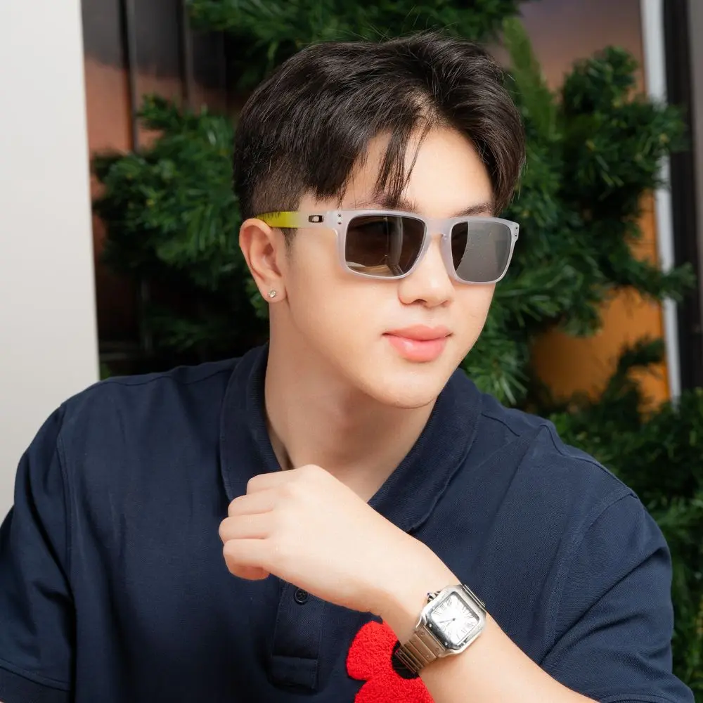 แว่น Oakley OO9102 9102AP คนใส่