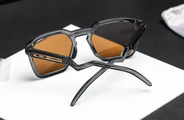 แว่น Oakley OO9533 953308 ขา