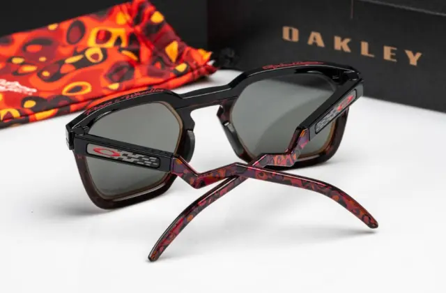 แว่น Oakley OO9533 953309 ขา